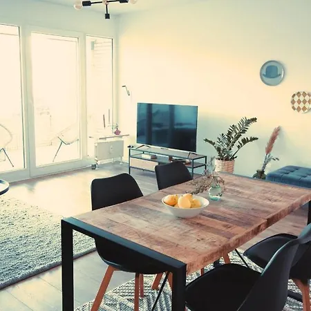Mit Balkon - Netflix - Nahe Messe Duesseldorf * كريفيلد