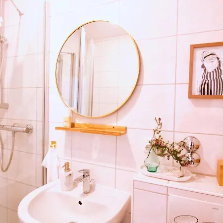 Mit Balkon - Netflix - Nahe Messe Duesseldorf